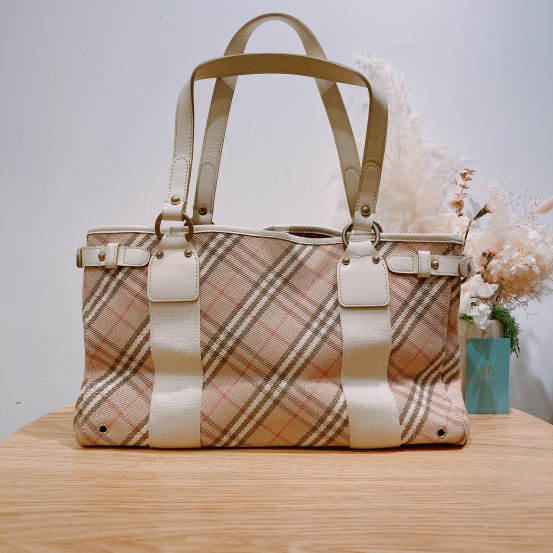 burberry tote pink