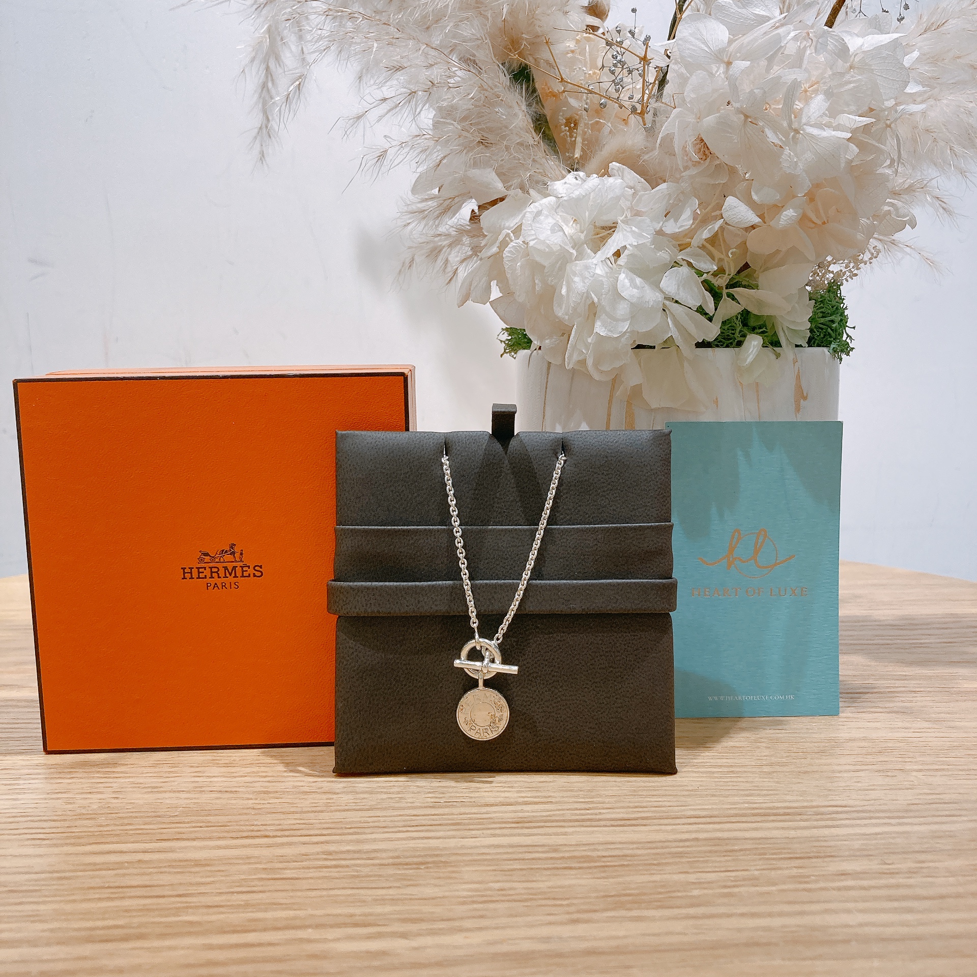 HERMES∽Amulettes H Ex-Libris エクスリブリス アミュレ☆-速達 胸元をシックに彩る HERMÈS のアミュレット エクスリブリス