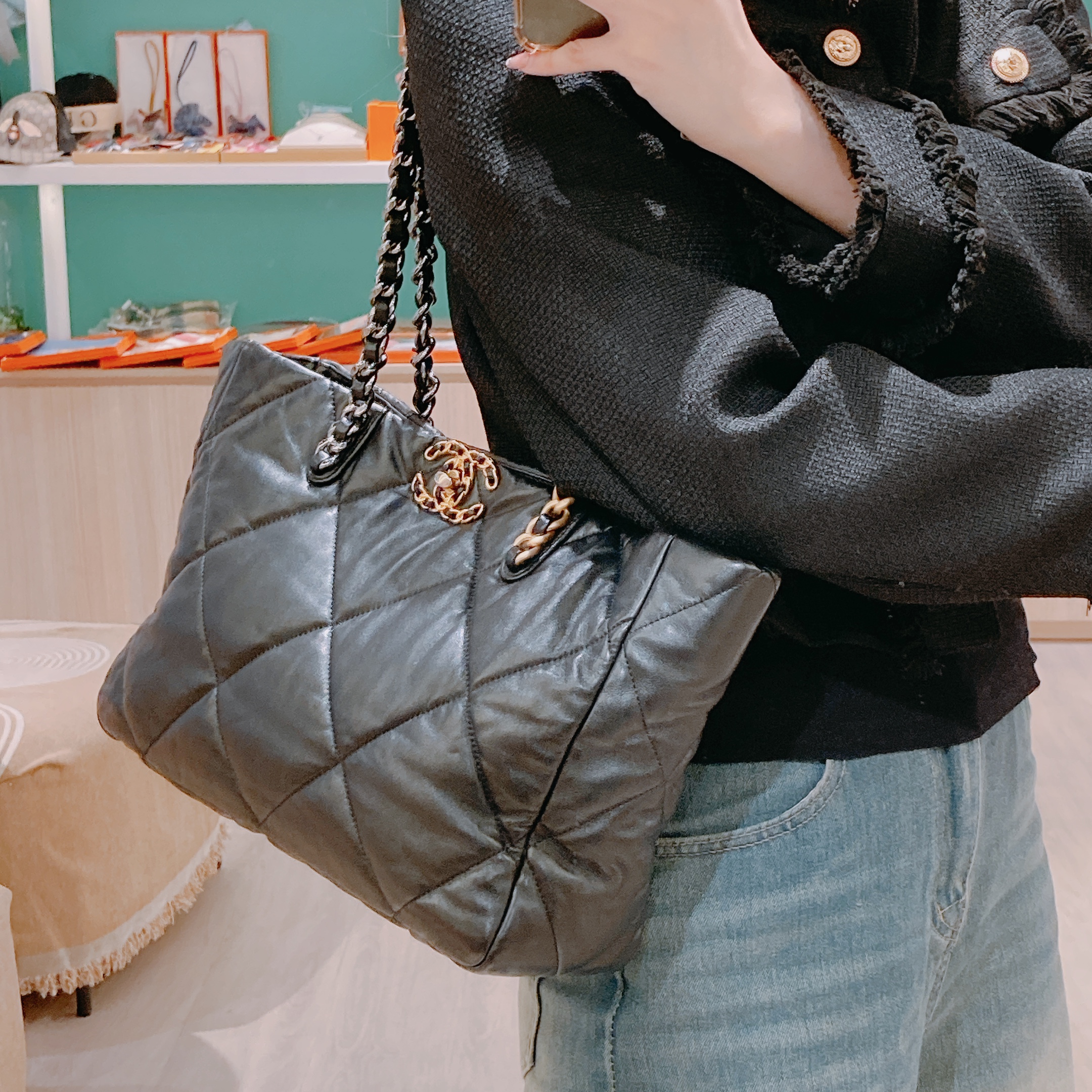 19 bag chanel hotsell