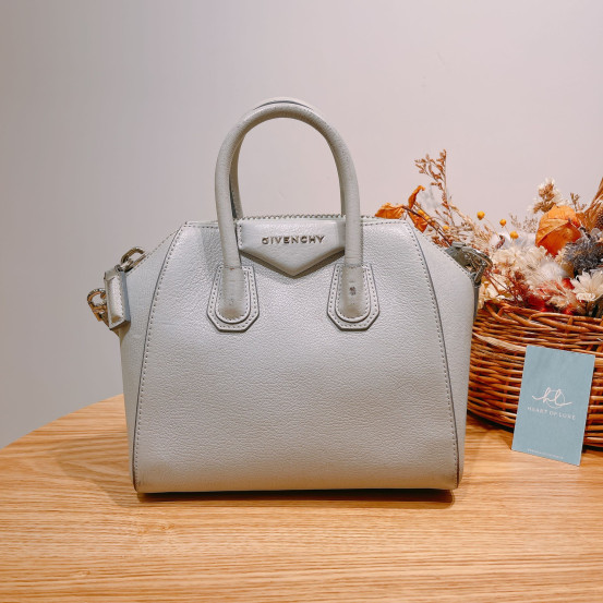 Givenchy Antigona Mini Hangbag [Pre-owned] - Heart of Luxe